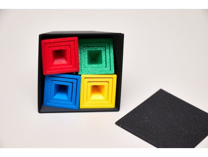 Pyramidky v 3D krabičce