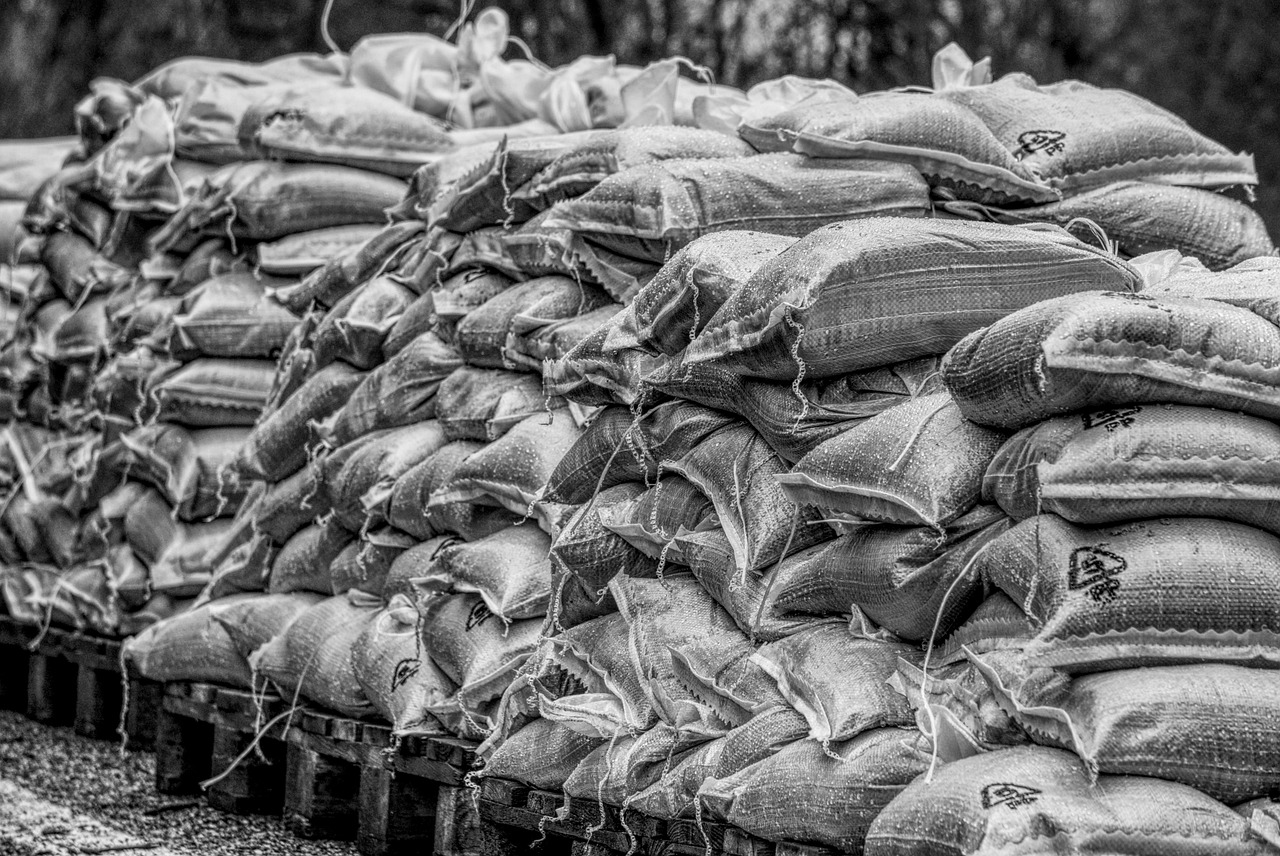 sandbags-3157445_1280