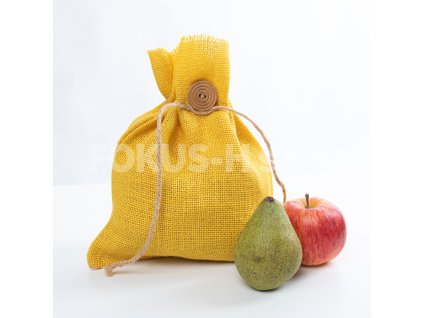žlutý jutový pytlík