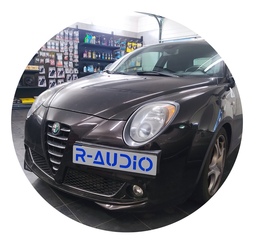 Alfa Romeo MiTo – výměna všech reproduktorů, vytlumení dveří a bočnic