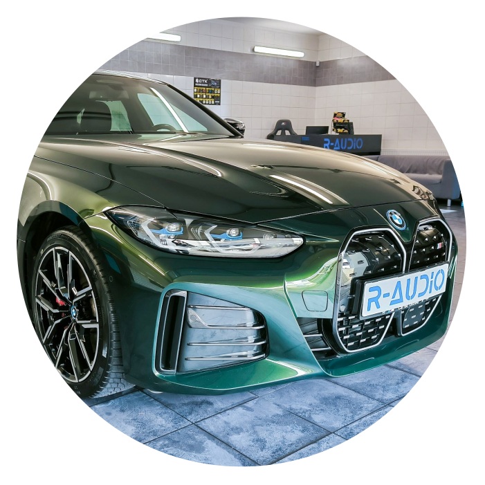 BMW i4 – high-end upgrade audio systému Harman/Kardon