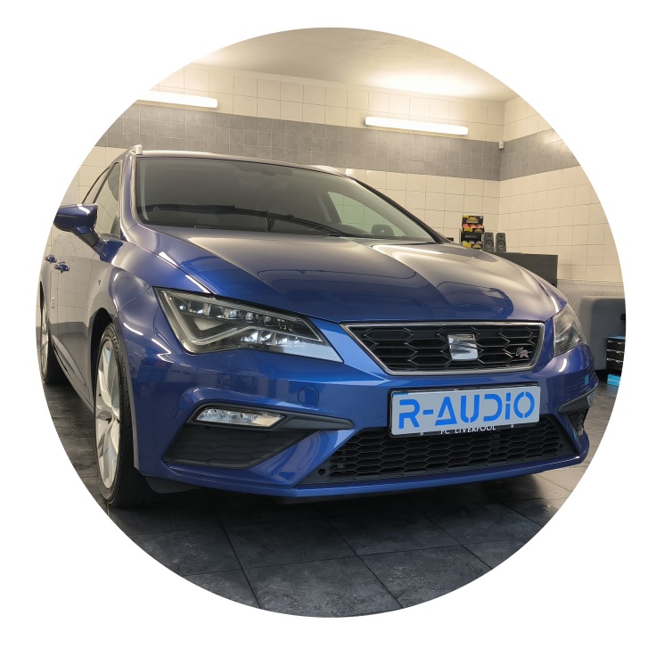 Seat Leon - montáž reproduktorů a subwooferu