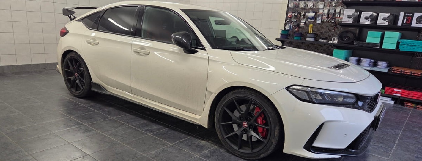 Honda Civic Type-R - kompletní ozvučení s DSP a subwooferem