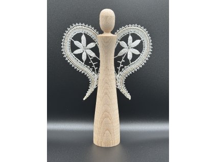 Andělka s květinou