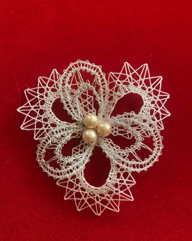 Paličkovaná brož #paličkování #palickovani #brož #háčkování #hackovani #macrame #macramé