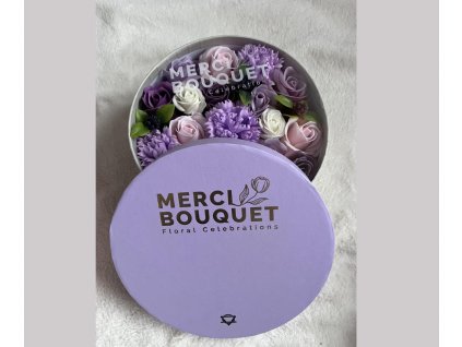 Box s mýdlovými květy