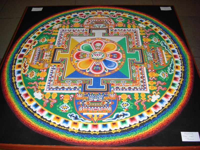 hotova-piskova-mandala-chenrezig-original