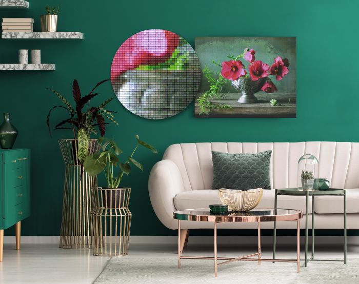 Velký pixelový obraz PixelHOBBY složený z 36 základových desek v interiéru