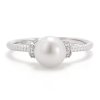 Stříbrný prsten bílou perlou a zirkony (Velikost Vel.10 - EU: 64)