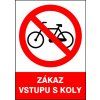 Samolepka Zákaz vstupu s koly, různé velikosti