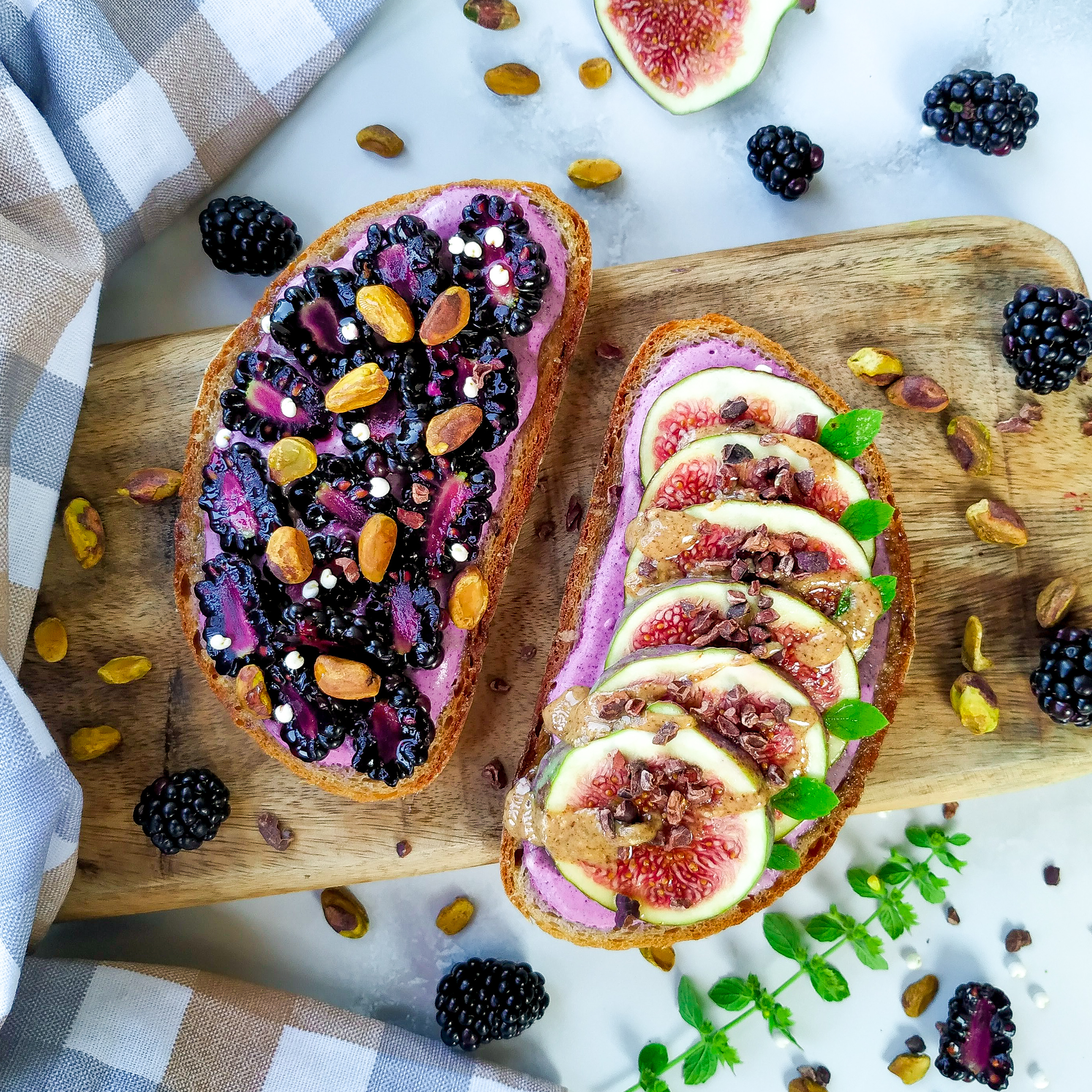 Superfood fig toasts