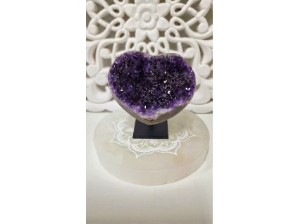Ametystové srdce na stojane