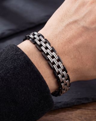 Ocelová elegance na vašem zápěstí. ⚡ Hledáte dokonalou rovnováhu mezi drsným stylem a vytříbeným vkusem? Našli jste ji. ✅...