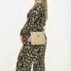 Dámská menší crossbody taška Beagles La Costera - taupe