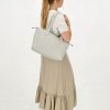 Dámská shopper taška Charm London Buckingham Mono 15,5L - světle šedá