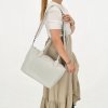 Dámská shopper taška Charm London Buckingham Mono 15,5L - světle šedá