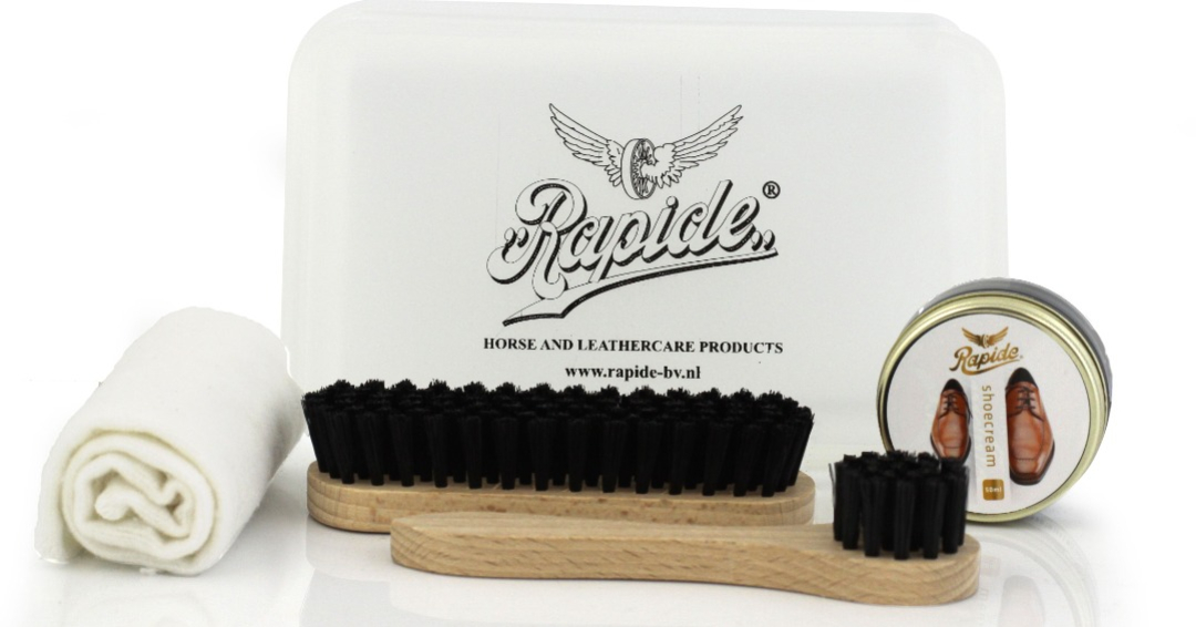 Akční sleva 20% na Rapide Shoe Polish Kit černý a bezbarvý