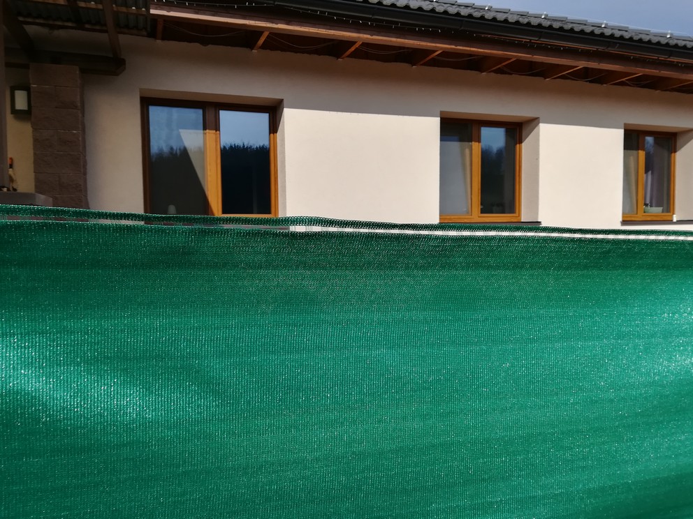 KOBA - Stínící tkanina, rašlový úplet 100%, 230g/m2, 25 x 1m - zelená ZAHRADA Sklad6 0010 >100
