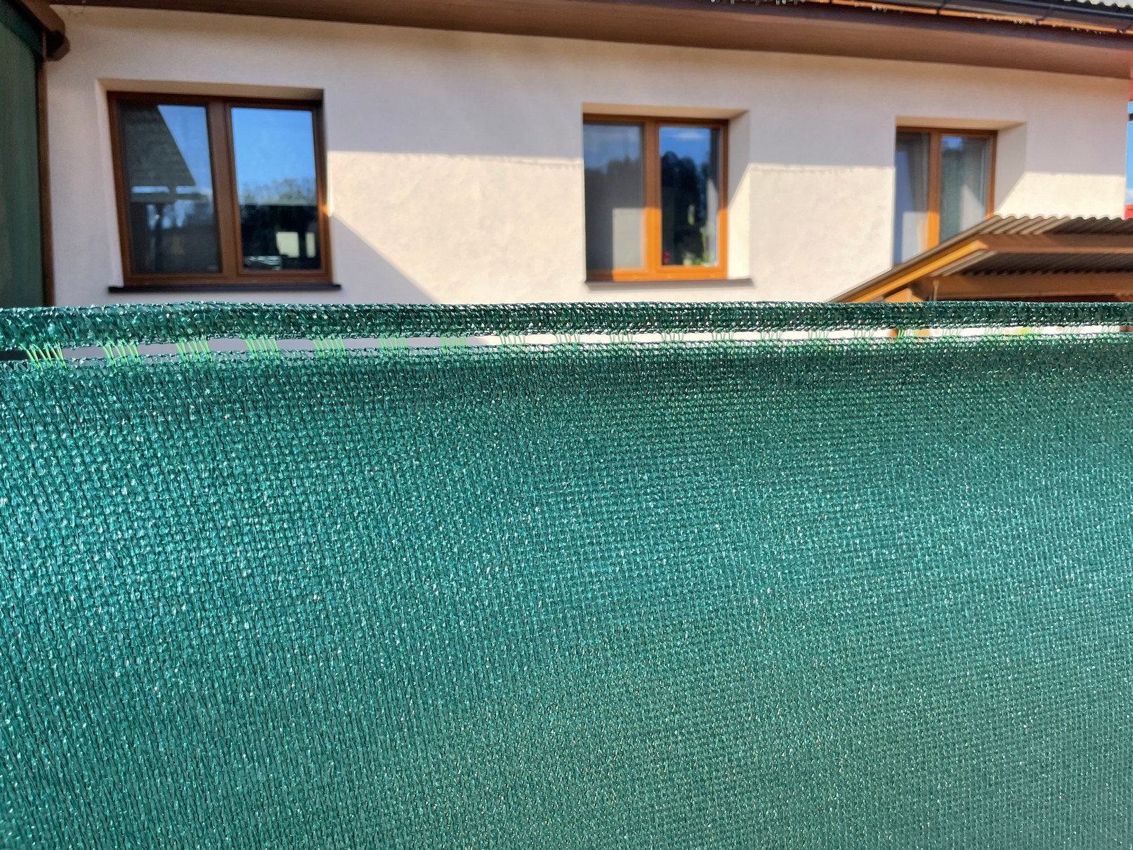 GTEX Stínící tkanina, rašlový úplet 100%, 200g/m2, výška 1m, metráž po 5m (5,10,15,20m) zelená ZAHRADA Sklad6 0001 100