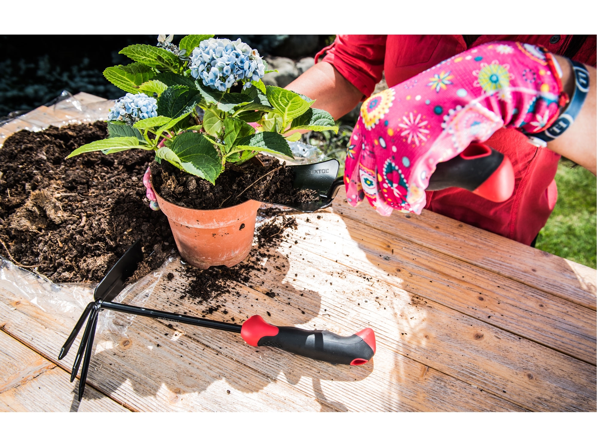 EXTOL Lady Pracovní rukavice zahradní nylonové polomáčené v nitrilu, velikost 7 - růžové ZAHRADA Sklad6 3013