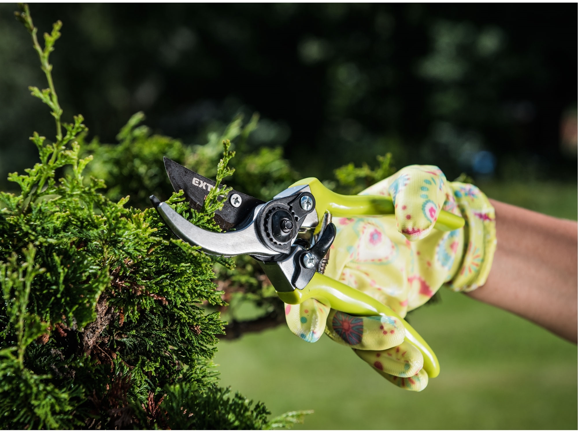 EXTOL PREMIUM Pracovní rukavice zahradní nylonové polomáčené v nitrilu, velikost 9 - žluté 3015 ZAHRADA Sklad6 3015