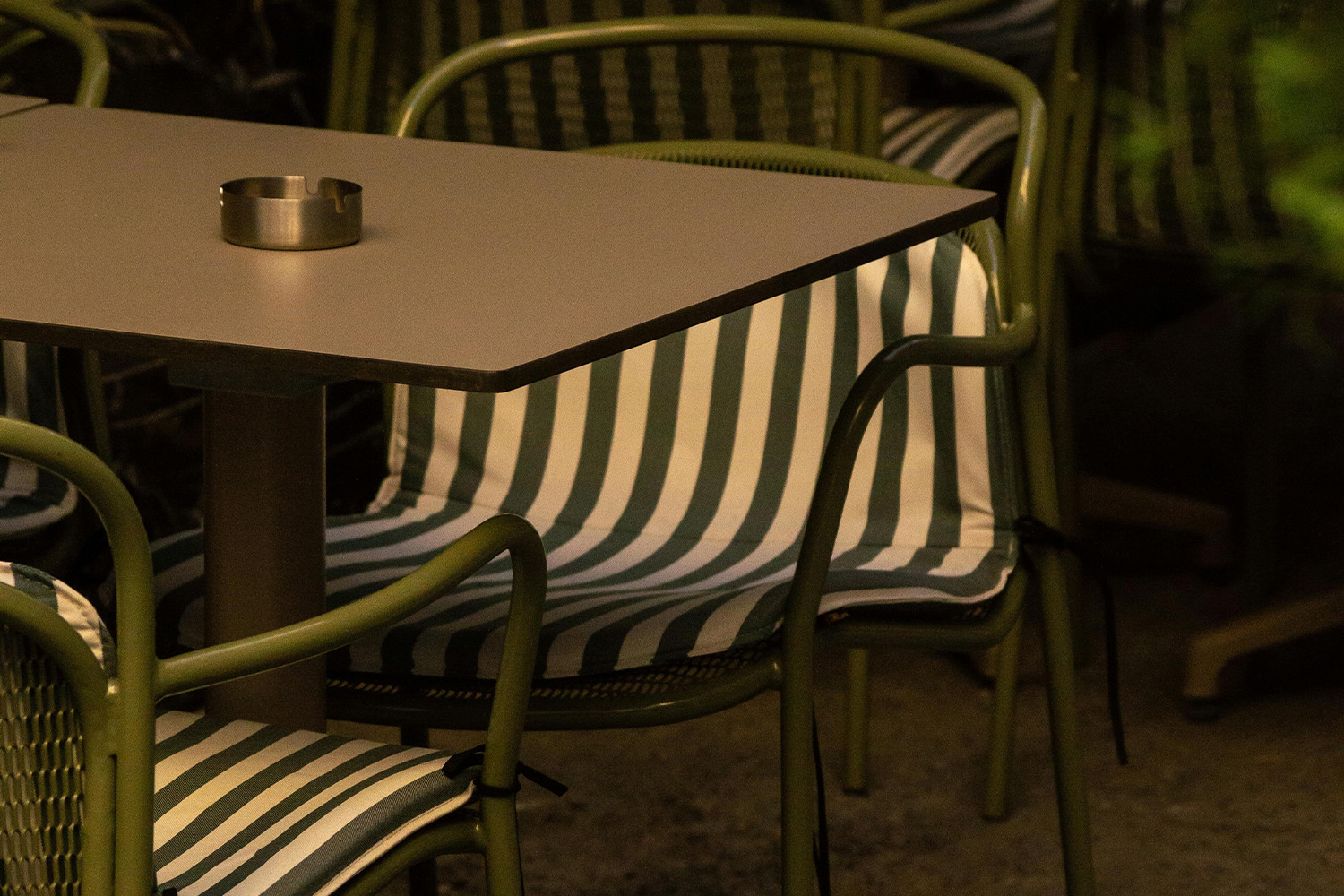 5 užitočných tipov na výber podušiek a vankúšov pre záhradné sedenie.