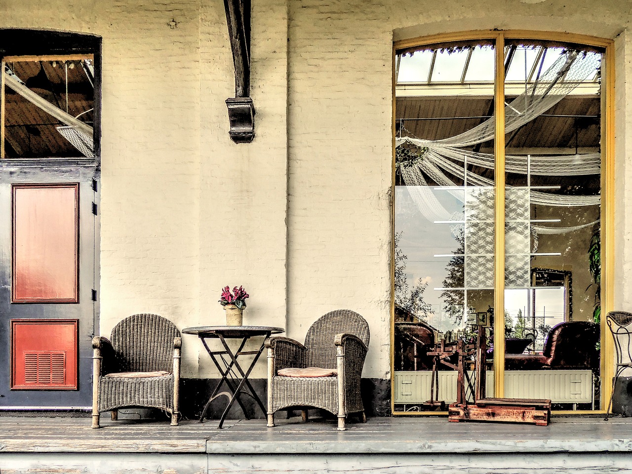 S ratanovým nábytkom si leto užijete aj na balkóne