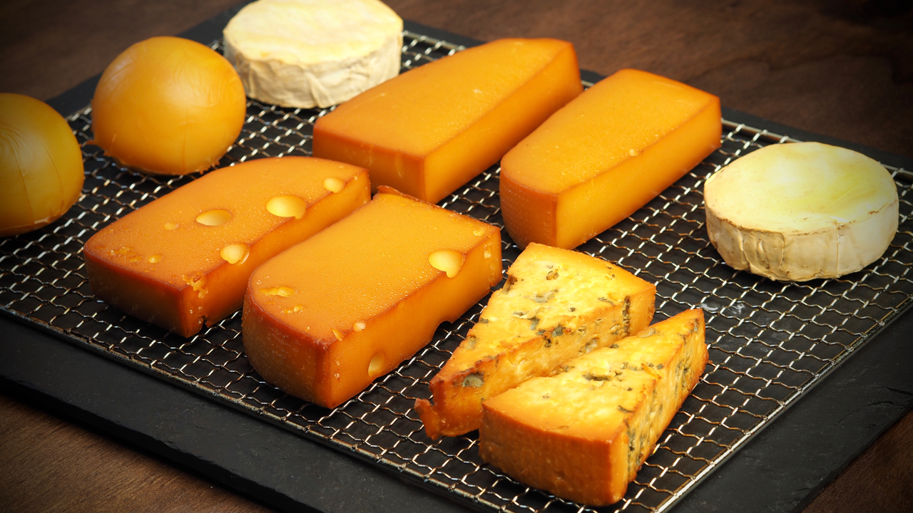 KÄSE UND TOFU RÄUCHERN