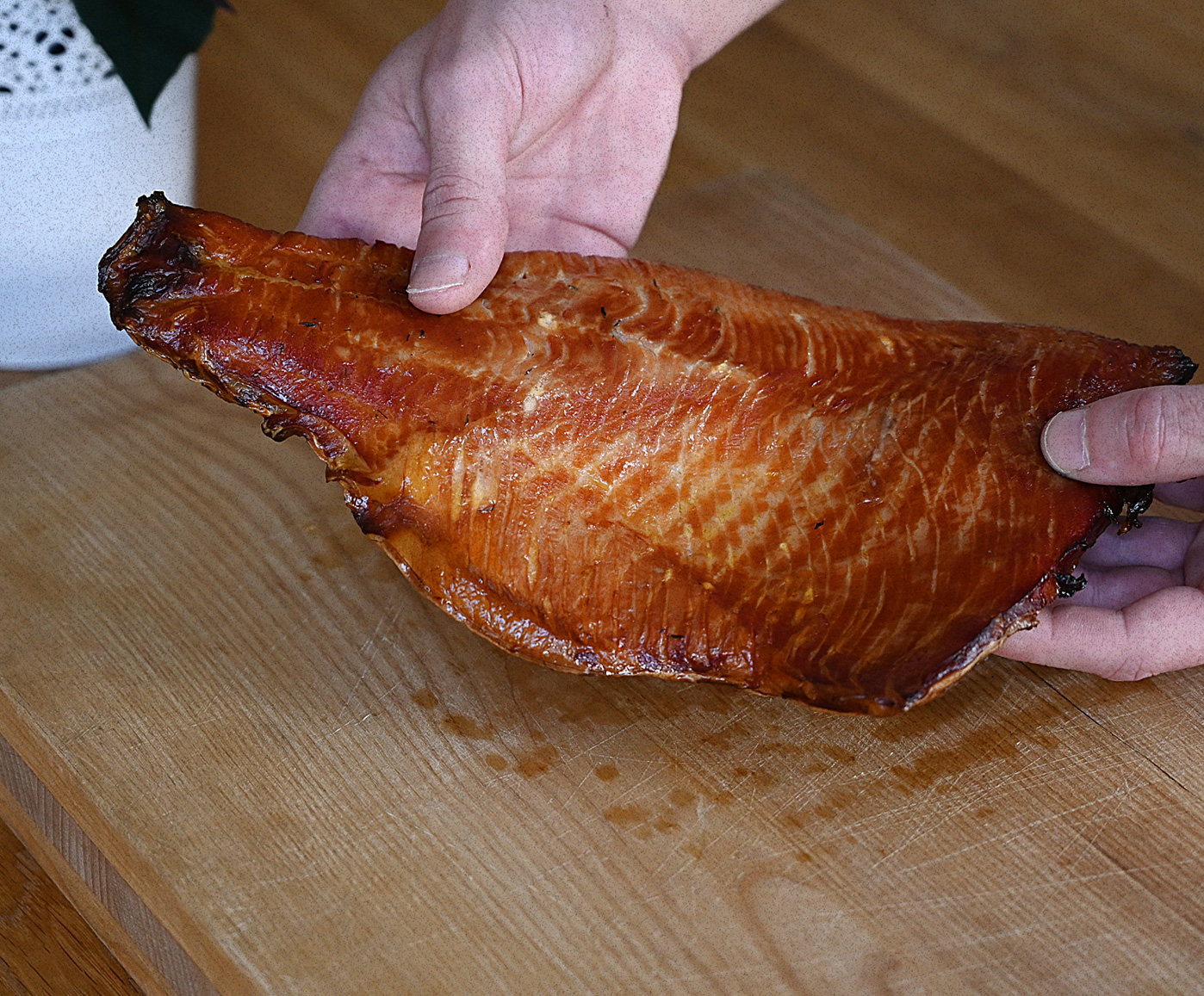 bei der Herstellung von geräuchertem Karpfenfilet