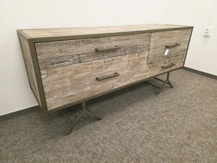 Nová designová industriální komoda DD