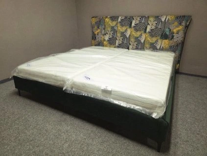 Nová postel s roštem 180x200 cm čalouněná zelený les