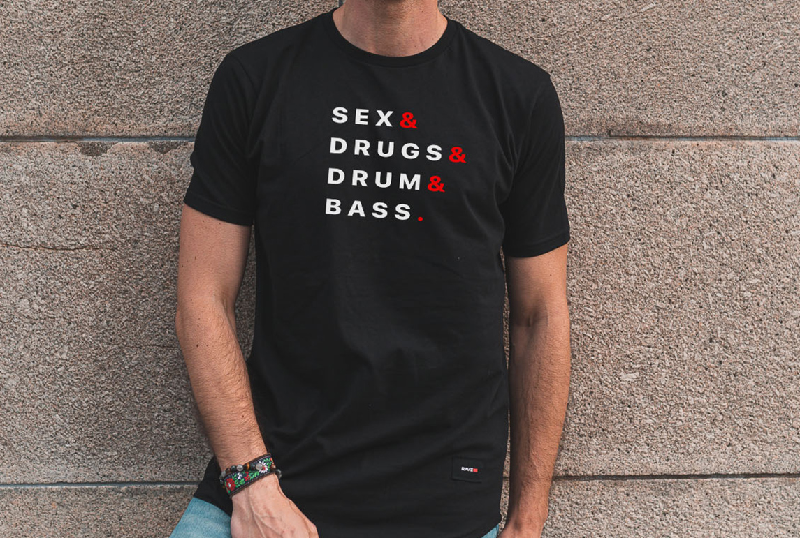 Levně RAVE Černé prodloužené tričko | DNB