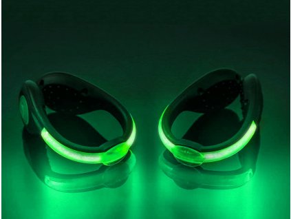 LED Schuhclip und Hand grün