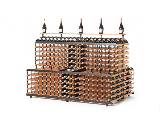 patrový stojan na víno s kapacitou 720 lahvi