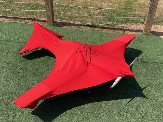 Fotografie produktu: ExtremeFlight Extreme Flight Sun Cover 50cc - Červený