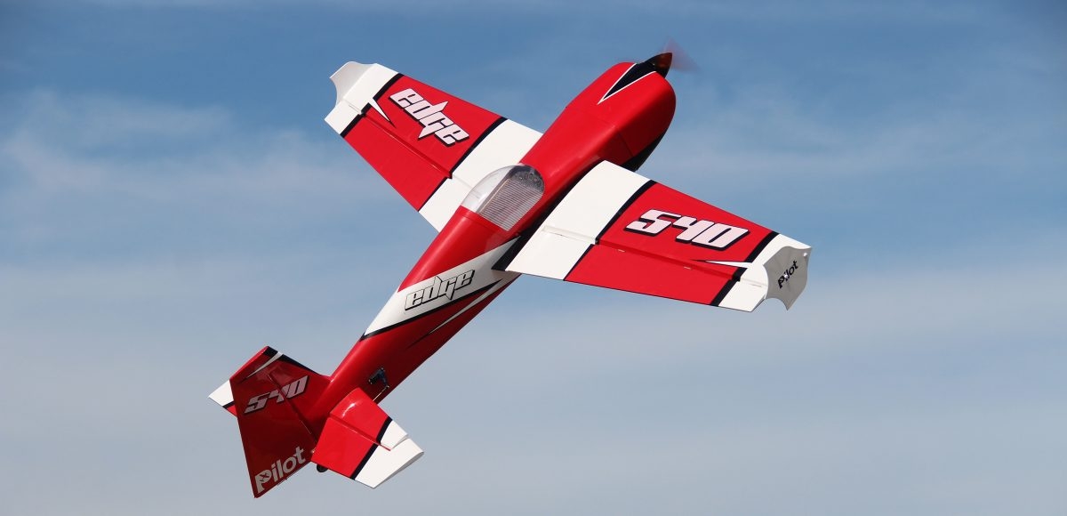 Fotografie produktu: Pilot RC 74" Edge 540 V2 1800mm Červeno-Bílý