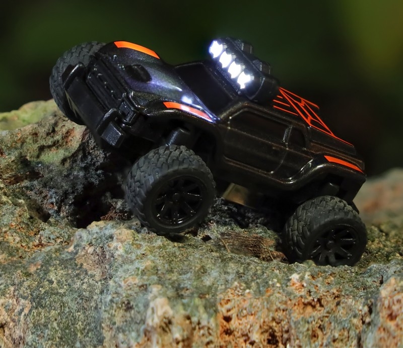 Fotografie produktu: TURBO RACING 1/76 C81 Off-Road RC Car RTR (černá s oranžovým pruhem)