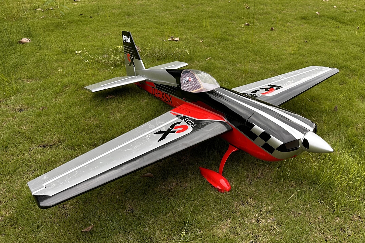 Fotografie produktu: Pilot RC 90" Extra 330SX (2,29m) 60cc Červeno-Černá