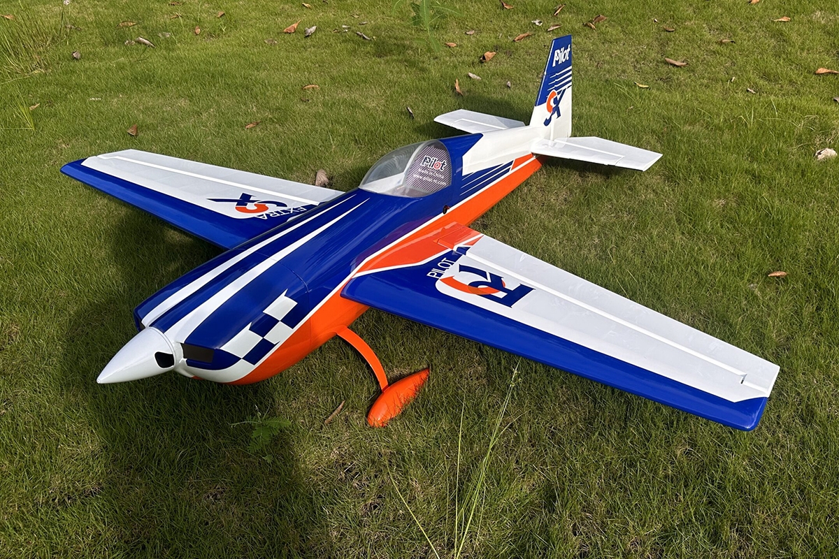 Fotografie produktu: Pilot RC 90" Extra 330SX (2,29m) 60cc Oranžovo-Modrá