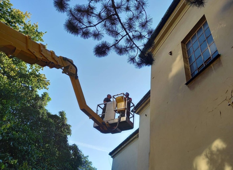 Údržbové práce na kostele Sv. Janů v Opavě