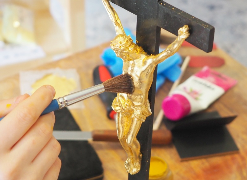 Jak vytvořit patinu na vyzlaceném povrchu ?