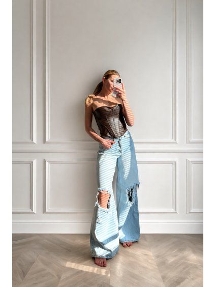 4155A76B D6EA 41C8 ACA4 A5135322C162