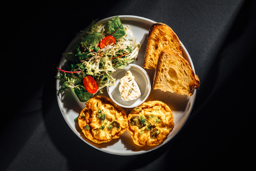 Omeletky tři sýry a jalapenos