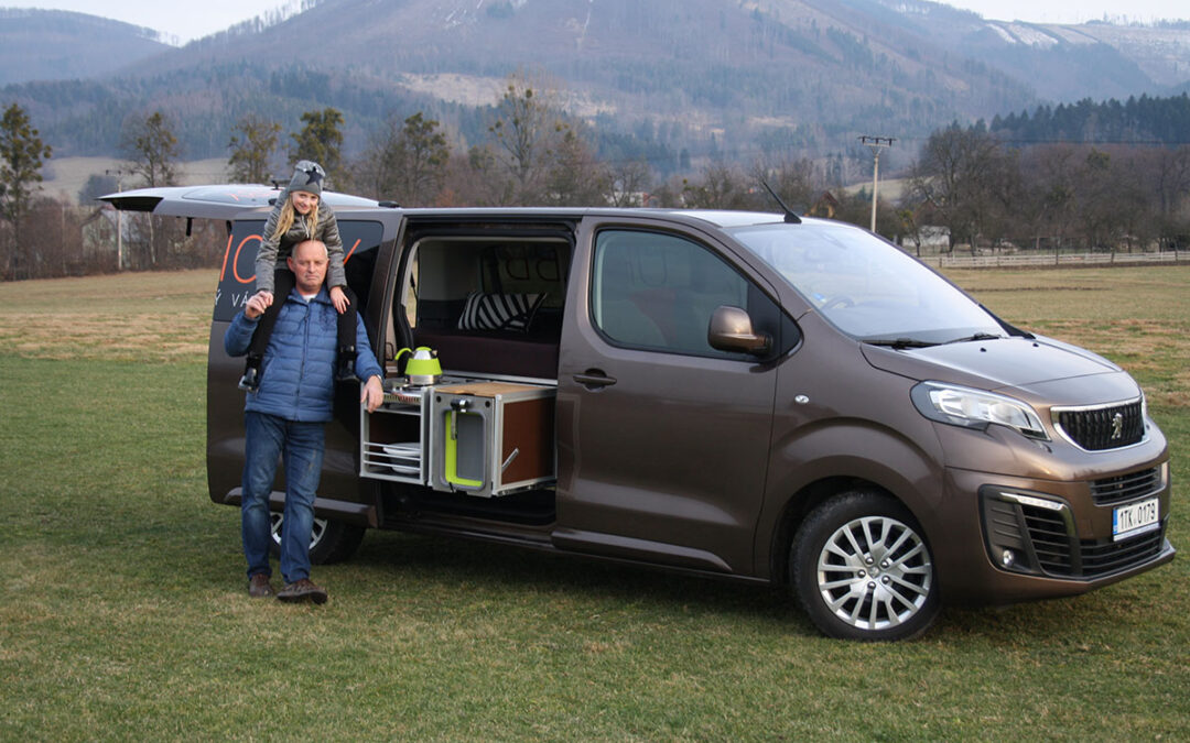 Vestavby do auta nejen na cestování či dovolenou