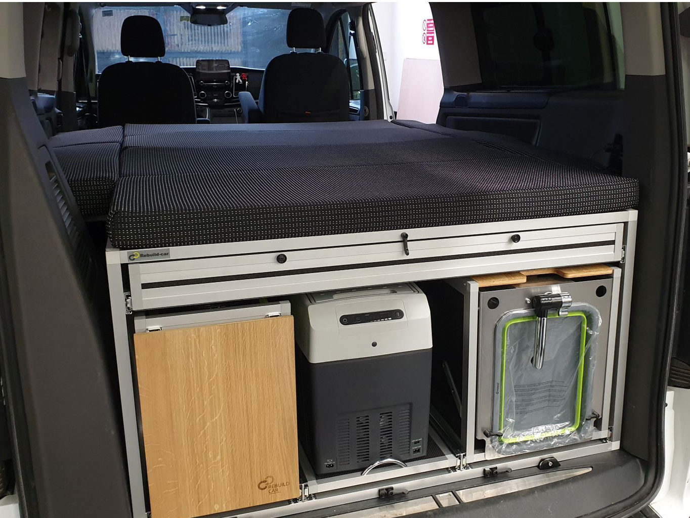 Rebuild-car v praxi - vestavba do Ford Tourneo Custom