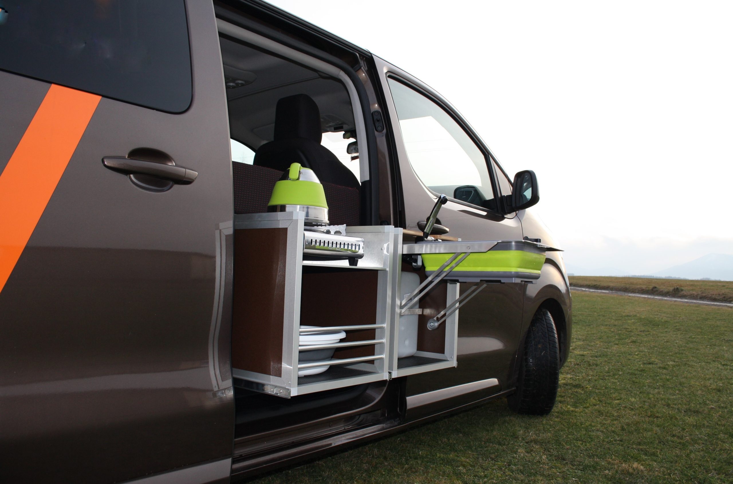 V čem se naše vestavby aut liší od ostatních?