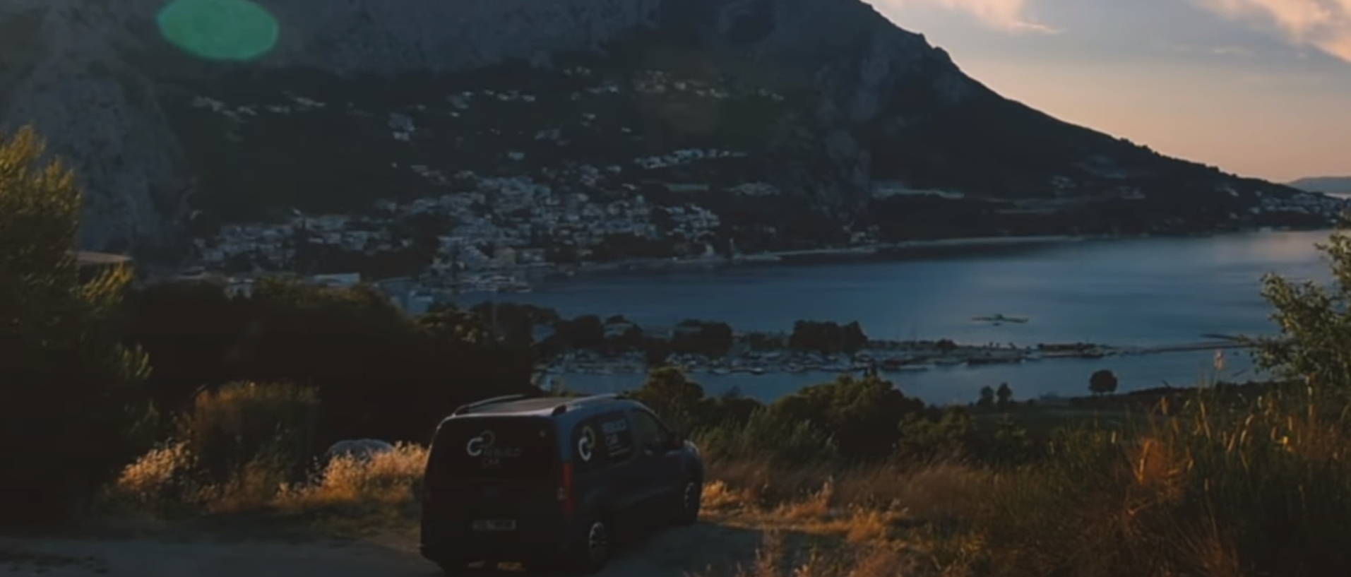 Nad wodą z własnym łóżkiem