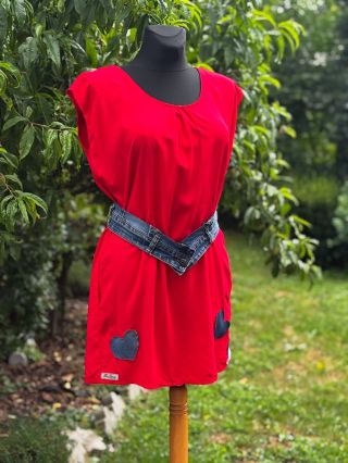 Najdete v @levny_hadry ❤️💙 #upcycle #redandjeans #reddresses