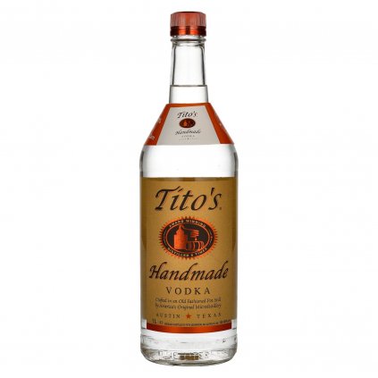Tito's hanmade vodka red bear alkohol bratislava