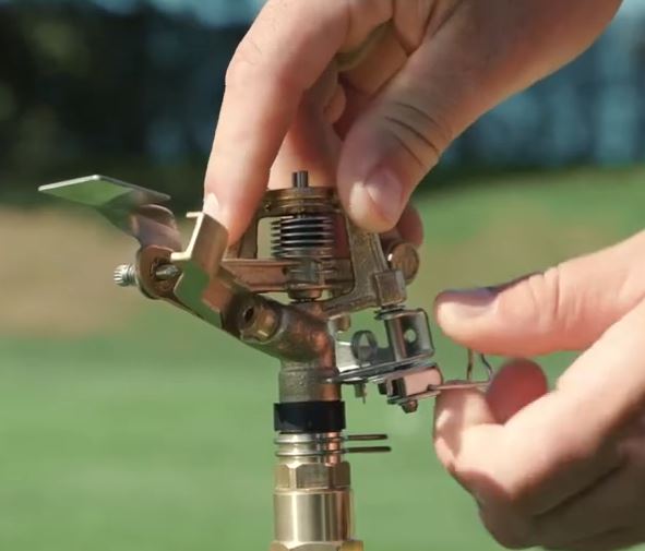 Postřikovač sektorový GEKA V80 se stojanem, 1/2", mosaz Obrázek